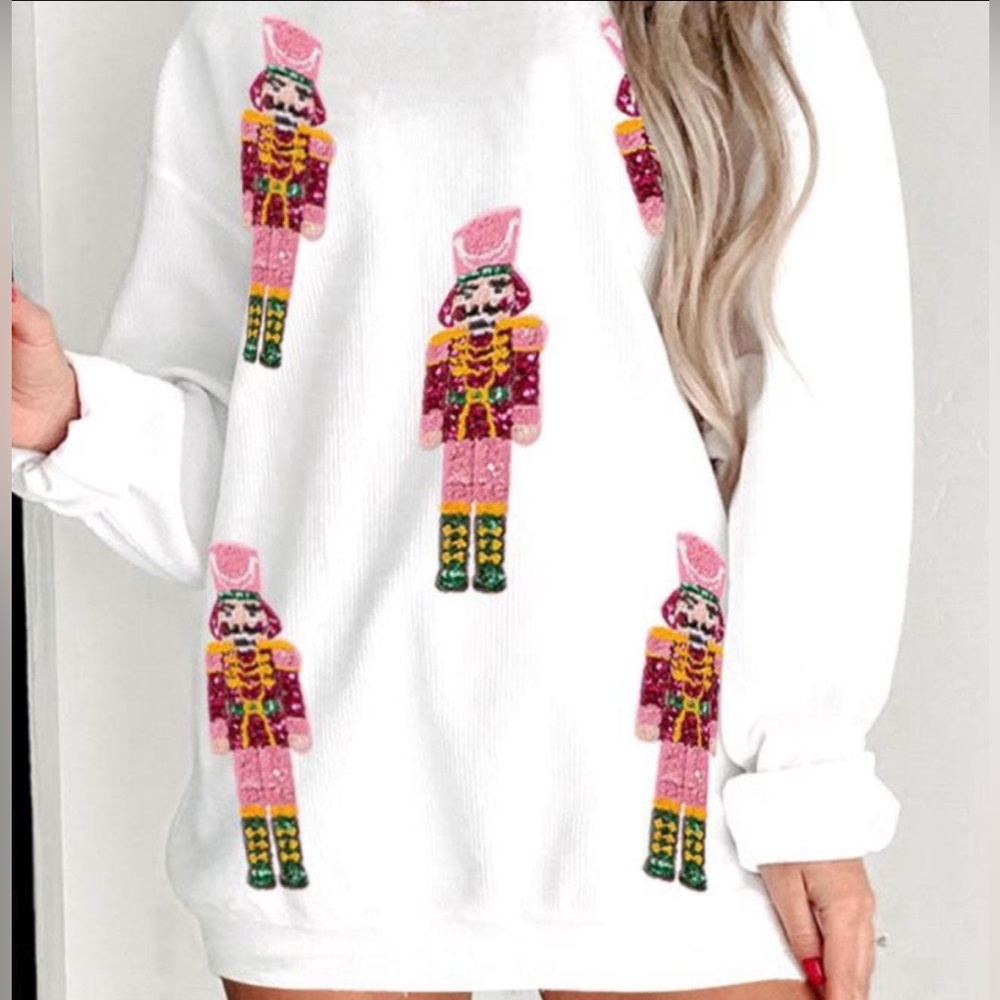 Oversized White Ribbed Nutcracker Sequin Long Sleeve size L